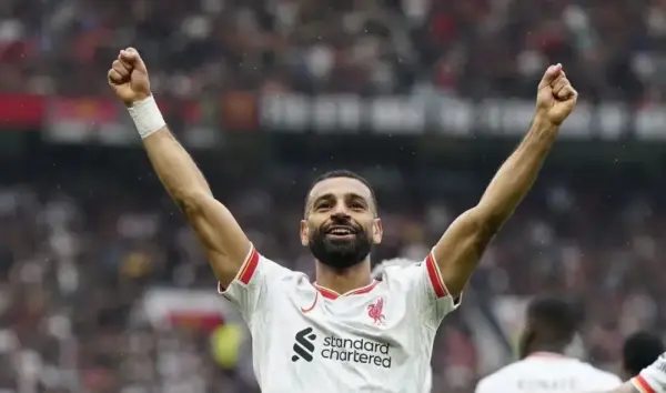 Man United Set for Glory as Liverpool Falters